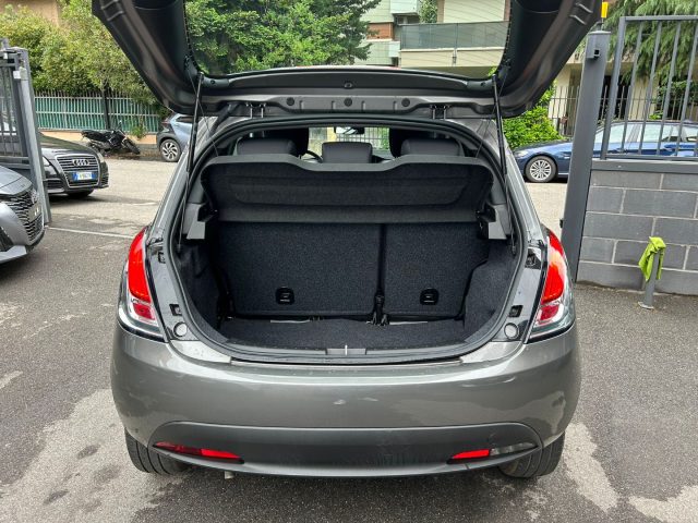 LANCIA Ypsilon usata, con Fendinebbia