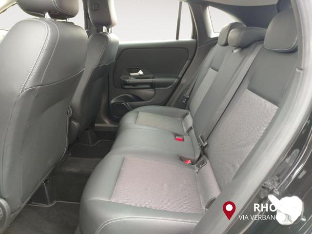 MERCEDES-BENZ GLA 200 usata, con Park Distance Control