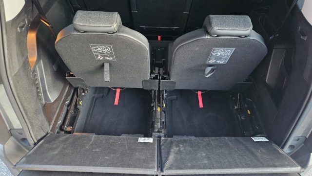 PEUGEOT 5008 usata, con Cruise Control