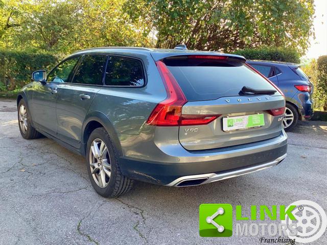 VOLVO V90 Cross Country usata, con Autoradio
