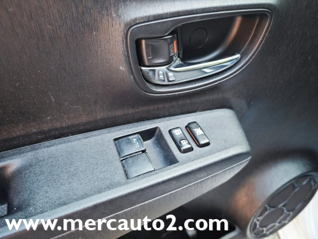 TOYOTA Yaris usata, con Airbag testa