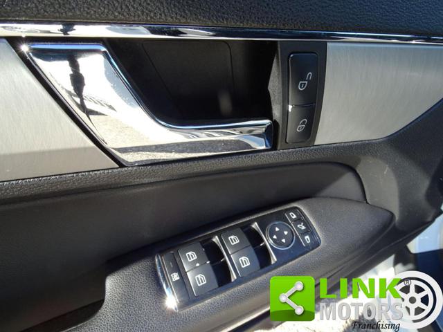 MERCEDES-BENZ E 220 usata, con Servosterzo