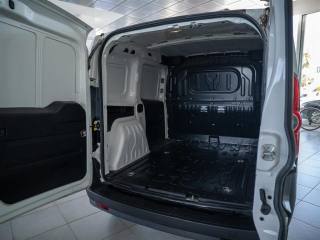 FIAT Doblo usata, con Freno di stazionamento elettrico