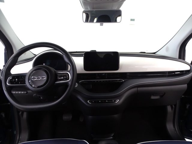 FIAT 500e usata, con USB