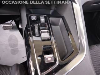 PEUGEOT 5008 usata, con Airbag testa