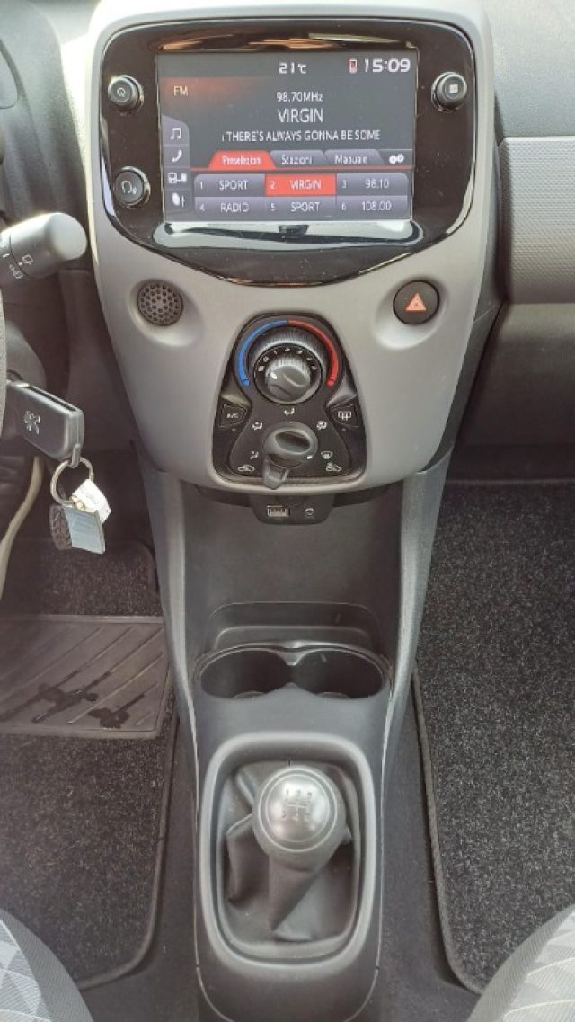PEUGEOT 108 usata, con USB