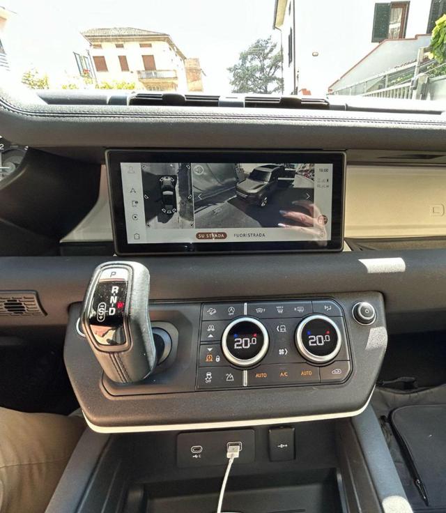 LAND ROVER Defender usata, con Autoradio
