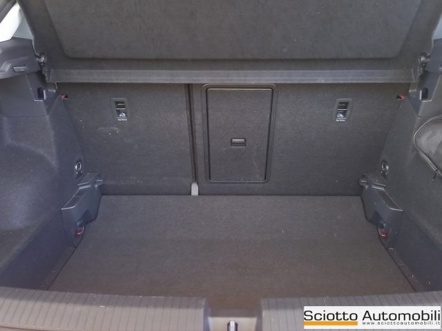 VOLKSWAGEN T-Roc usata, con Autoradio digitale