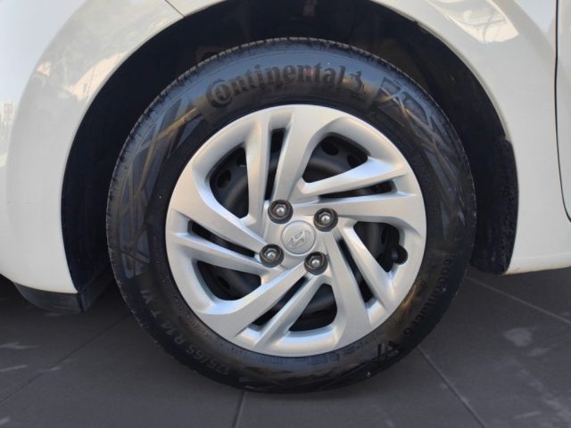 HYUNDAI i10 usata 16