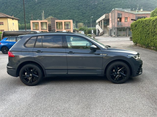 VOLKSWAGEN Tiguan usata, con Airbag laterali