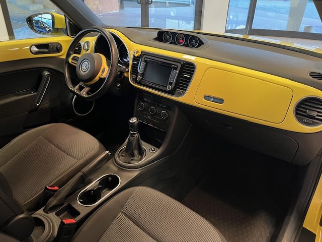 VOLKSWAGEN Maggiolino usata, con Park Distance Control