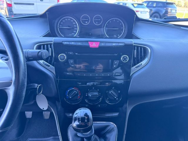 LANCIA Ypsilon usata, con Fendinebbia