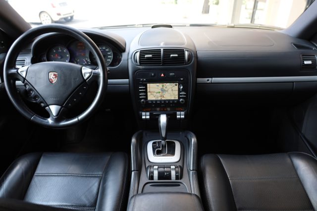 PORSCHE Cayenne usata, con Interni in pelle