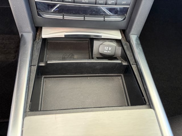 MERCEDES-BENZ E 200 usata, con Sensori di parcheggio posteriori