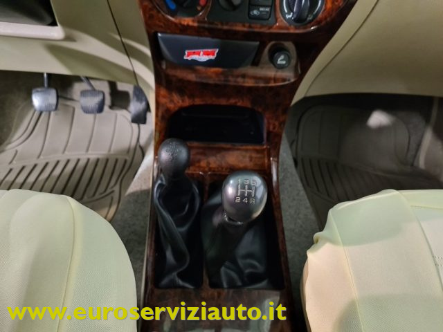 NISSAN Terrano II usata 15