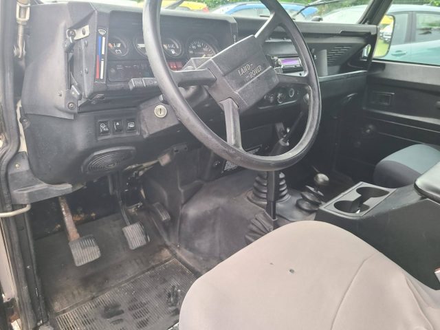 LAND ROVER Defender usata 8