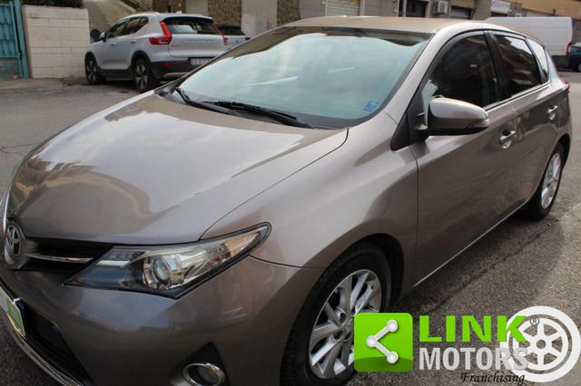TOYOTA Auris usata, con ABS
