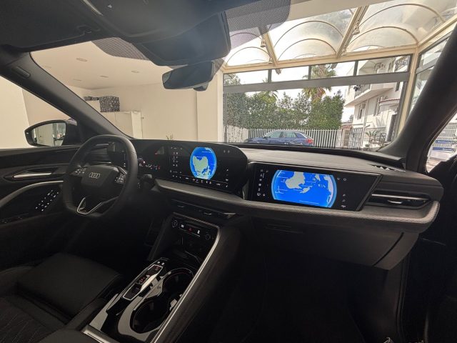 AUDI Q5 usata, con Sensori di parcheggio anteriori