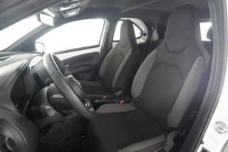 TOYOTA Aygo X usata 2