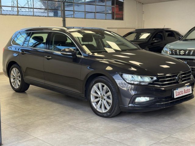 VOLKSWAGEN Passat Variant usata, con Airbag