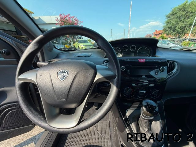 LANCIA Ypsilon usata, con ESP