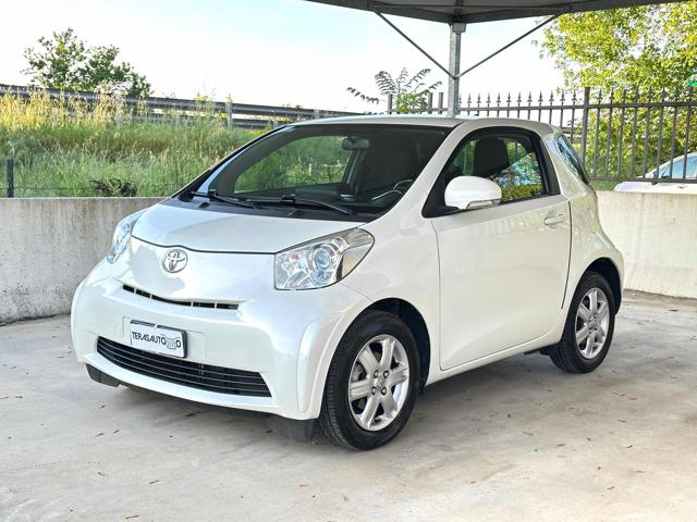 TOYOTA iQ usata, con ABS