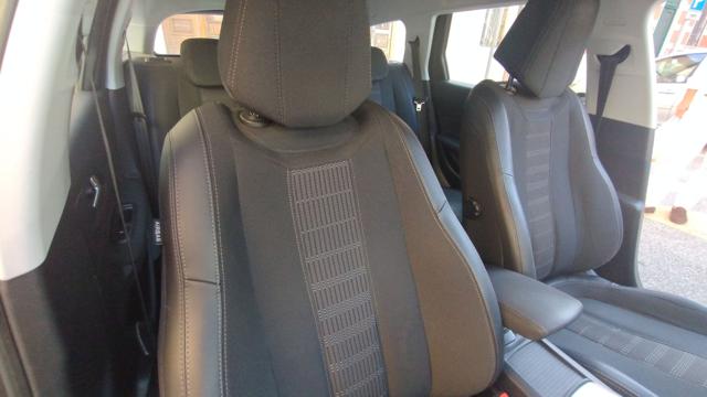 PEUGEOT 308 usata, con Sensori di parcheggio anteriori