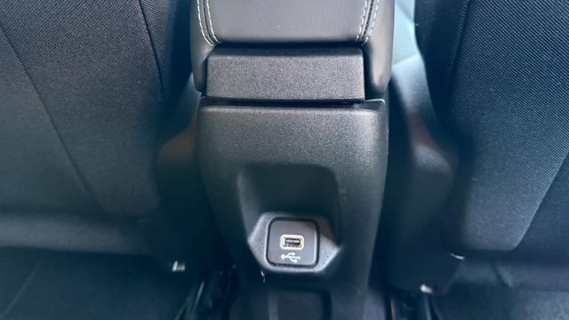 JEEP Renegade usata, con USB