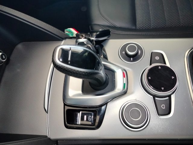 ALFA ROMEO Stelvio usata, con Specchietti laterali elettrici