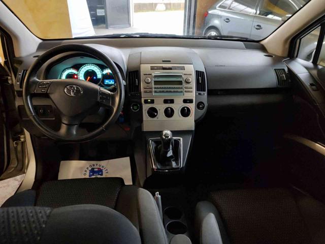TOYOTA Corolla Verso usata, con Filtro antiparticolato