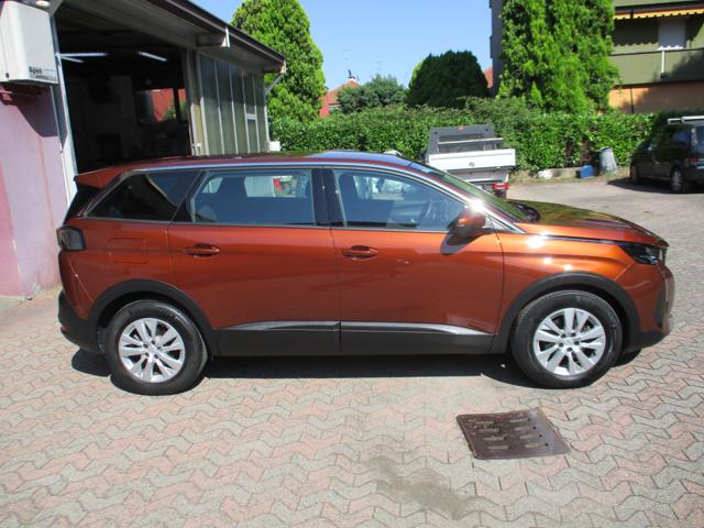 PEUGEOT 5008 usata, con Cerchi in lega