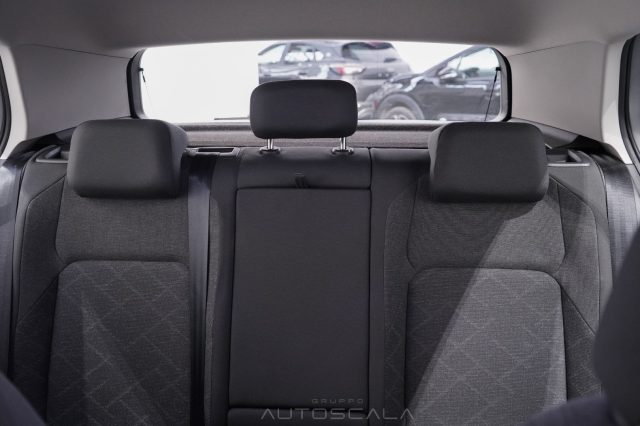 VOLKSWAGEN Golf usata, con Fari LED