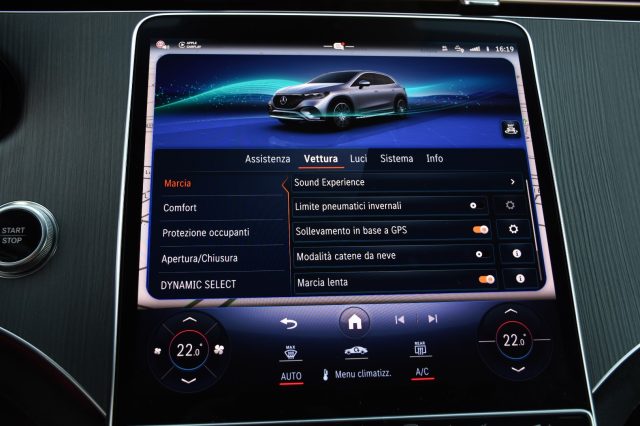 MERCEDES-BENZ EQE usata, con Sound system