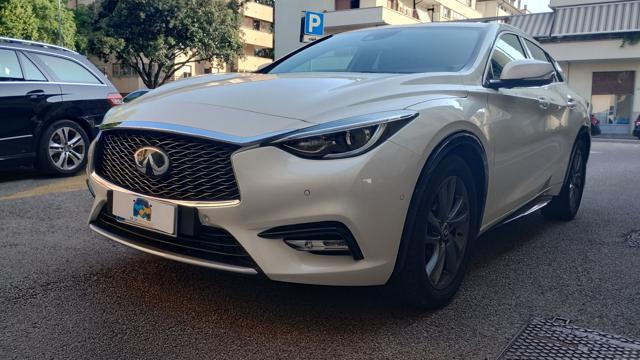 INFINITI Q30 usata, con Fendinebbia