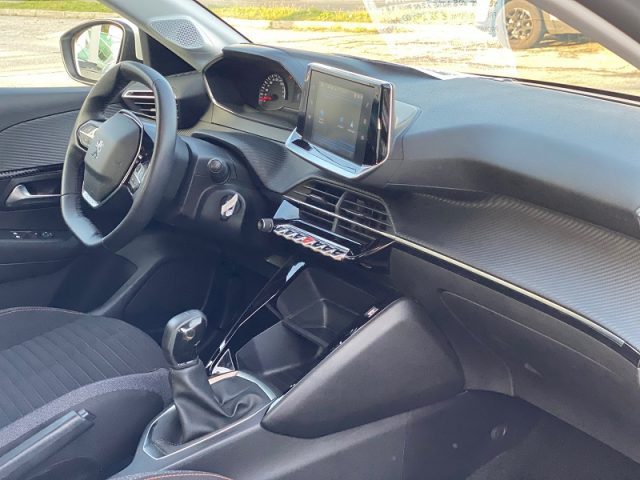 PEUGEOT 208 usata, con Autoradio