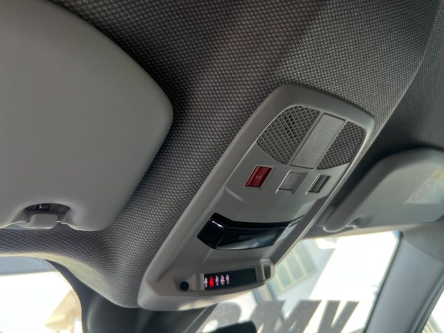 JEEP Avenger usata, con Autoradio digitale