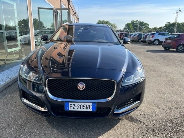 JAGUAR XF usata, con Autoradio