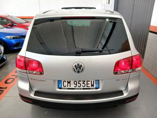 VOLKSWAGEN Touareg usata 21