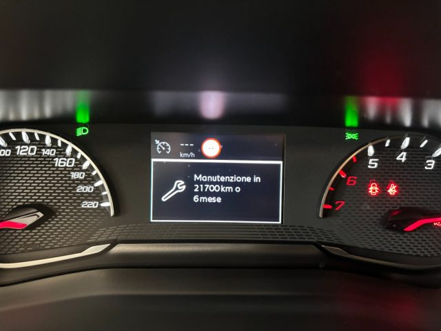 PEUGEOT 2008 usata, con Cruise Control