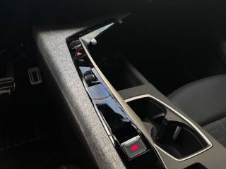 PEUGEOT 3008 usata, con Touch screen