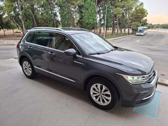 VOLKSWAGEN Tiguan usata, con Airbag laterali