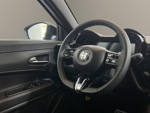 ALFA ROMEO Junior usata, con Portellone posteriore elettrico