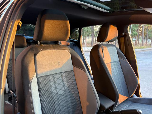 VOLKSWAGEN Taigo usata, con Controllo automatico clima
