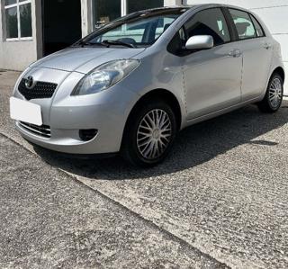 TOYOTA Yaris usata 12