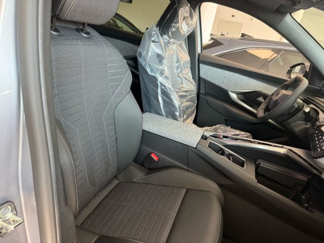 PEUGEOT 3008 usata, con Sensori di parcheggio posteriori