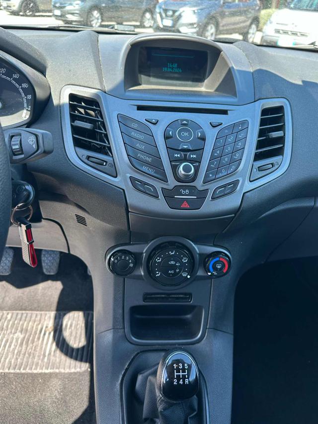 FORD Fiesta usata, con Specchietti laterali elettrici