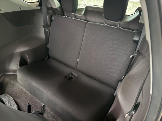 TOYOTA iQ usata, con Fendinebbia