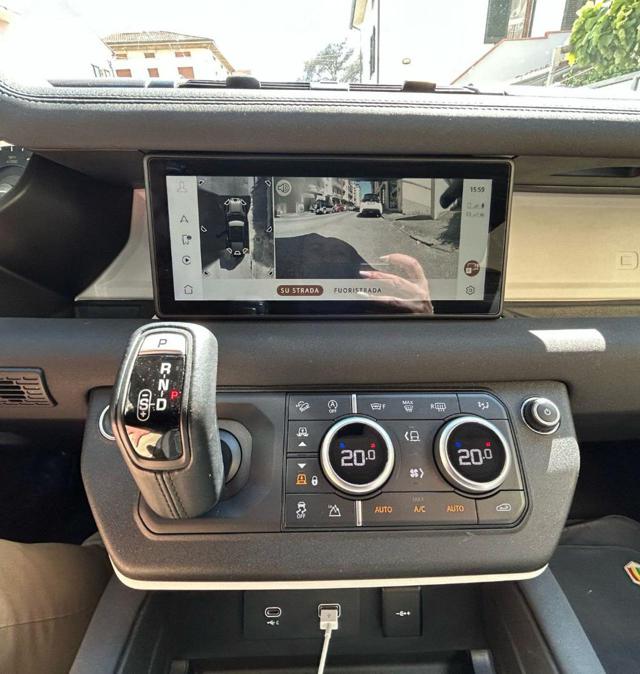 LAND ROVER Defender usata, con Volante multifunzione