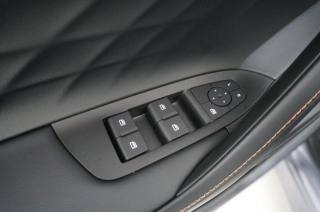 MG HS usata, con USB