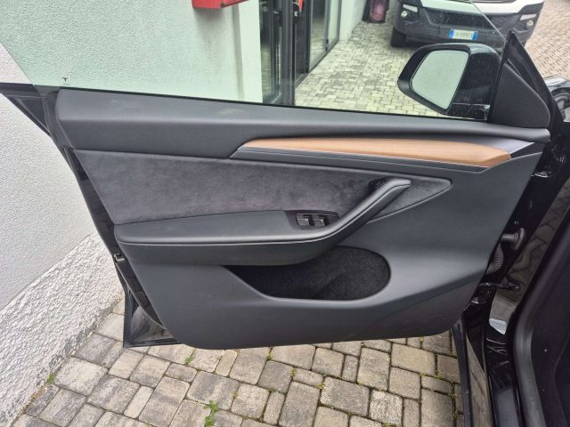 TESLA Model Y usata, con Autoradio
